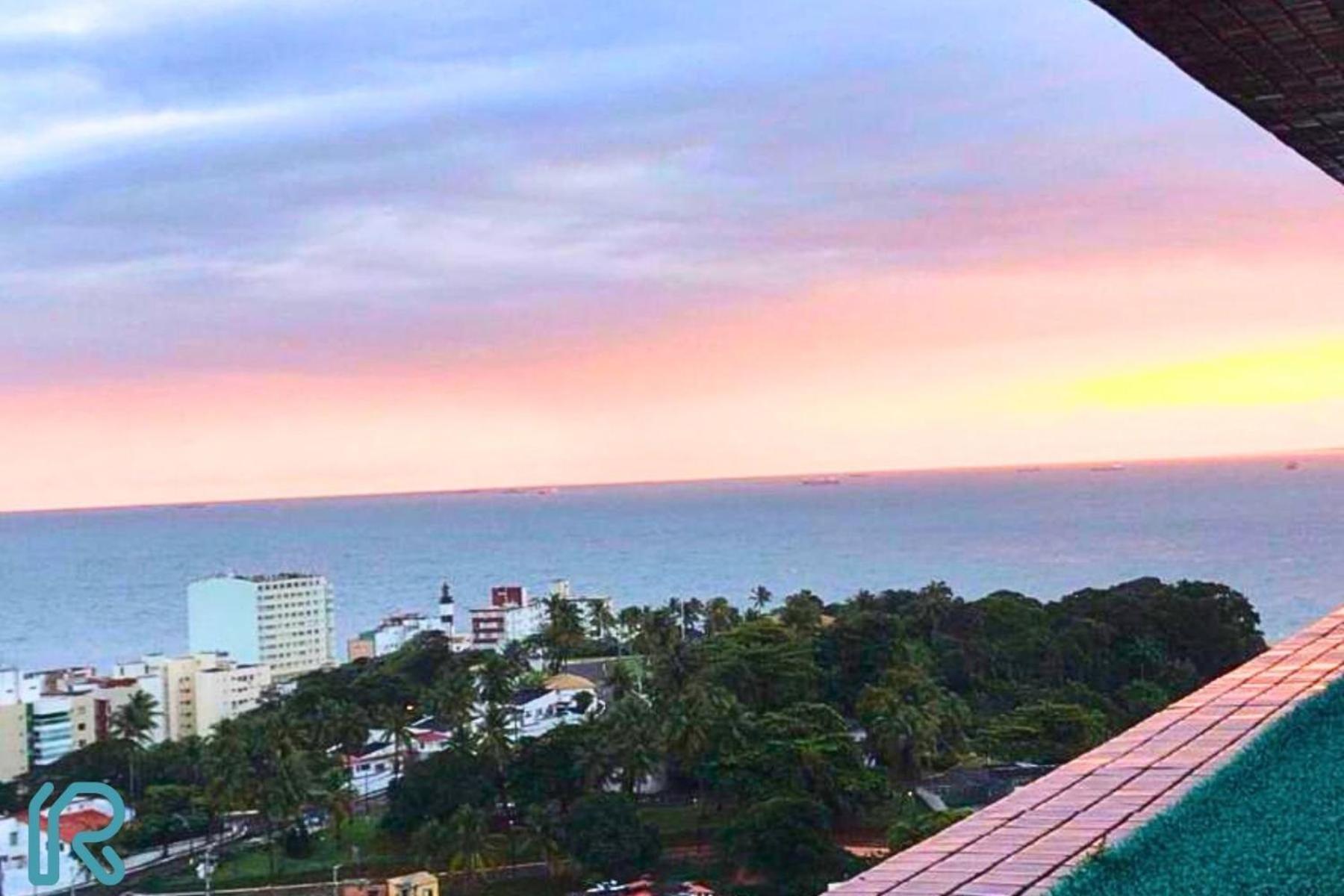 Lindo Apt Vista Mar Completo Com Piscina No Rooftop Do Edf, Proximo Ao Porto Da Barra Salvador da Bahia Exterior foto